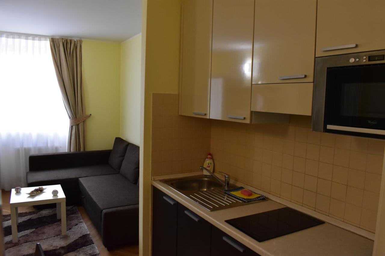 Vikroria - Hálkova 5 *