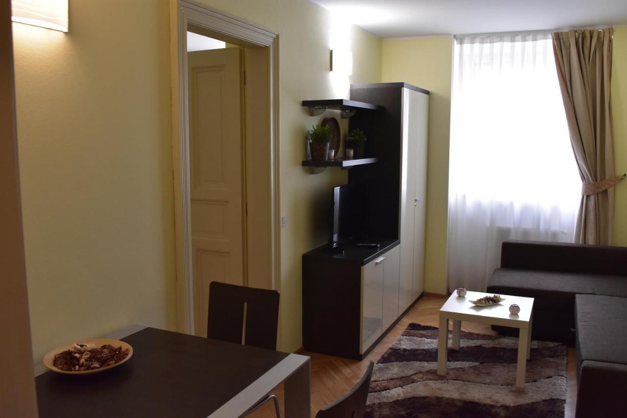 Vikroria - Halkova 5 Apartment *
