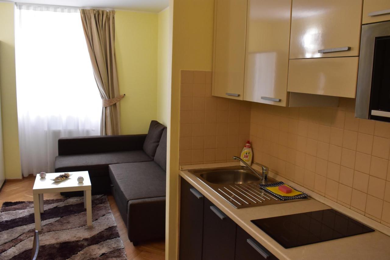 Vikroria - Halkova 5 Prague