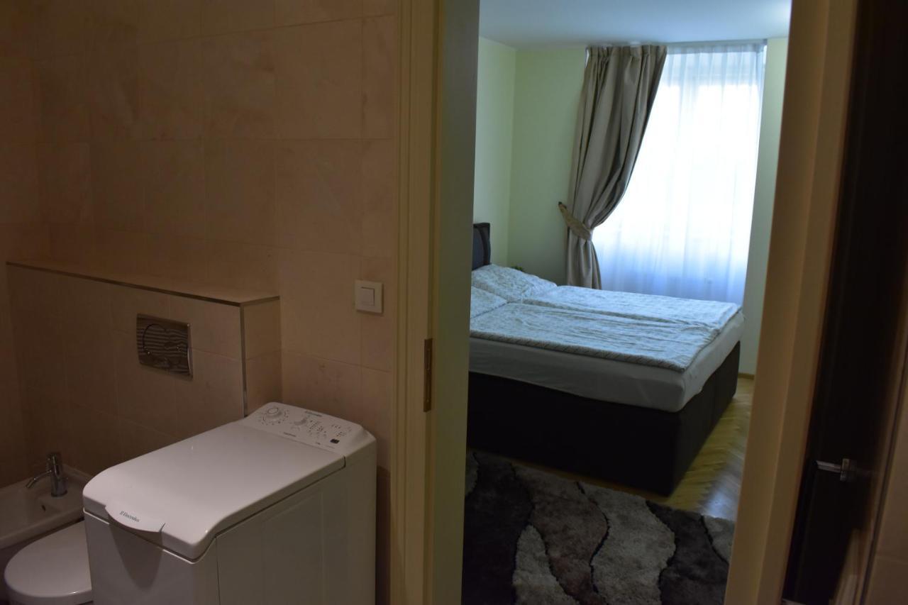 Apartment Vikroria - Halkova 5