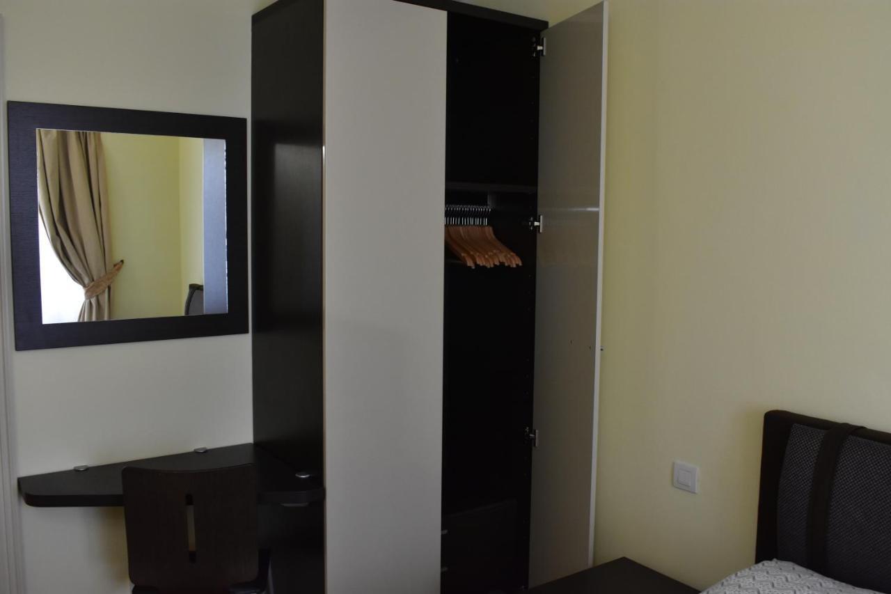 Apartment Vikroria - Halkova 5 *